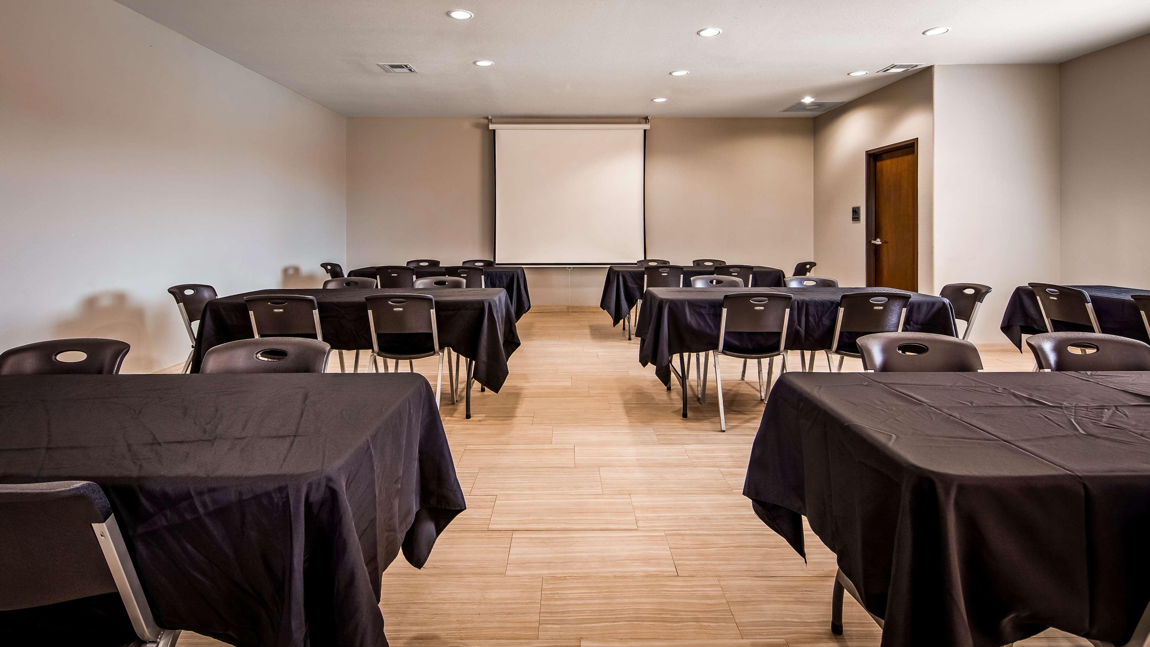 Best Western Plus Dilley Inn&Suites Extérieur photo