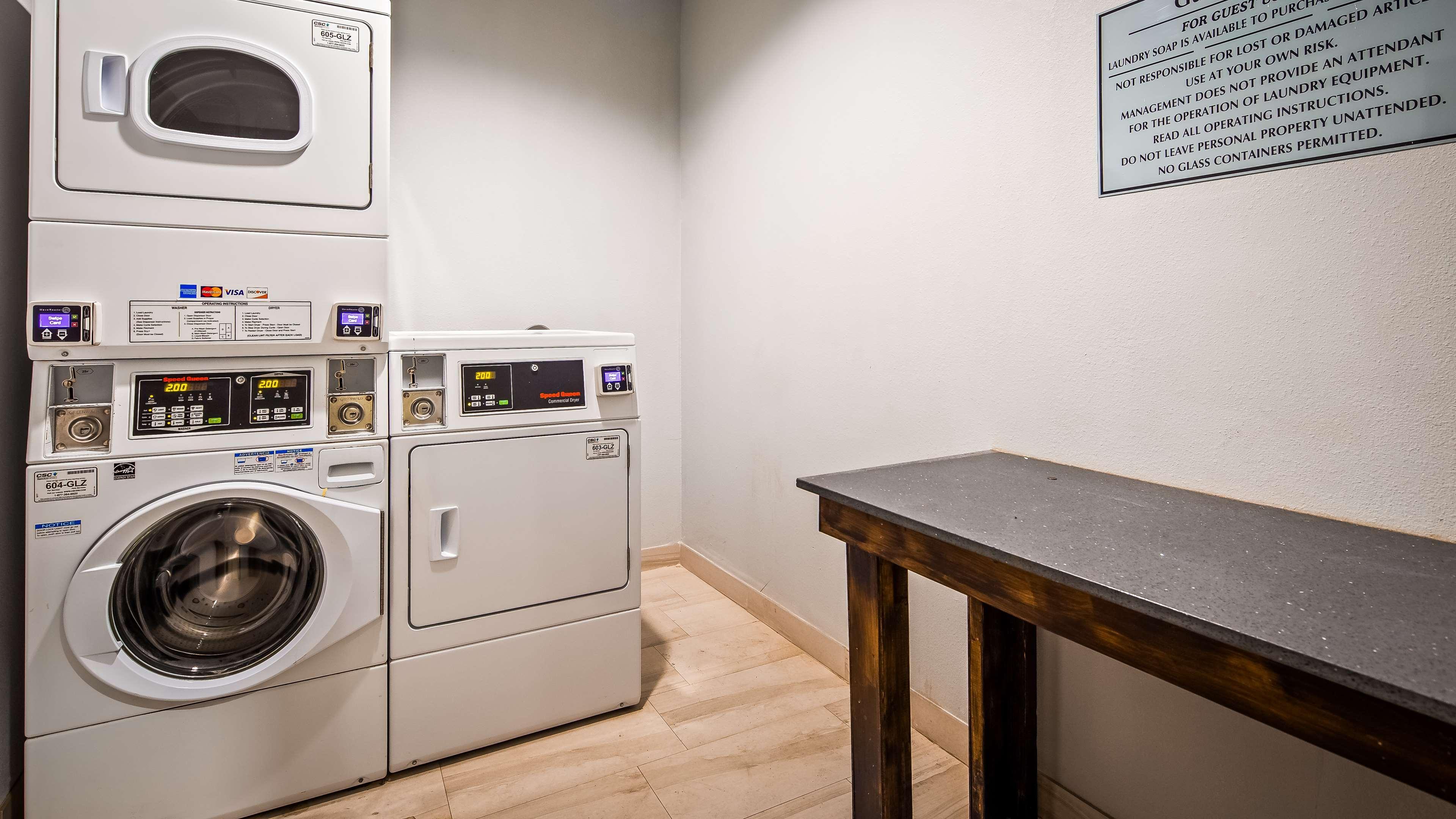 Best Western Plus Dilley Inn&Suites Extérieur photo