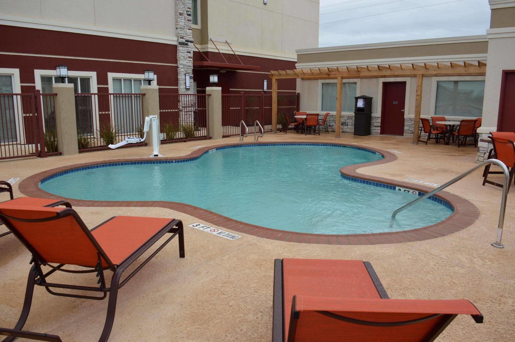 Best Western Plus Dilley Inn&Suites Extérieur photo