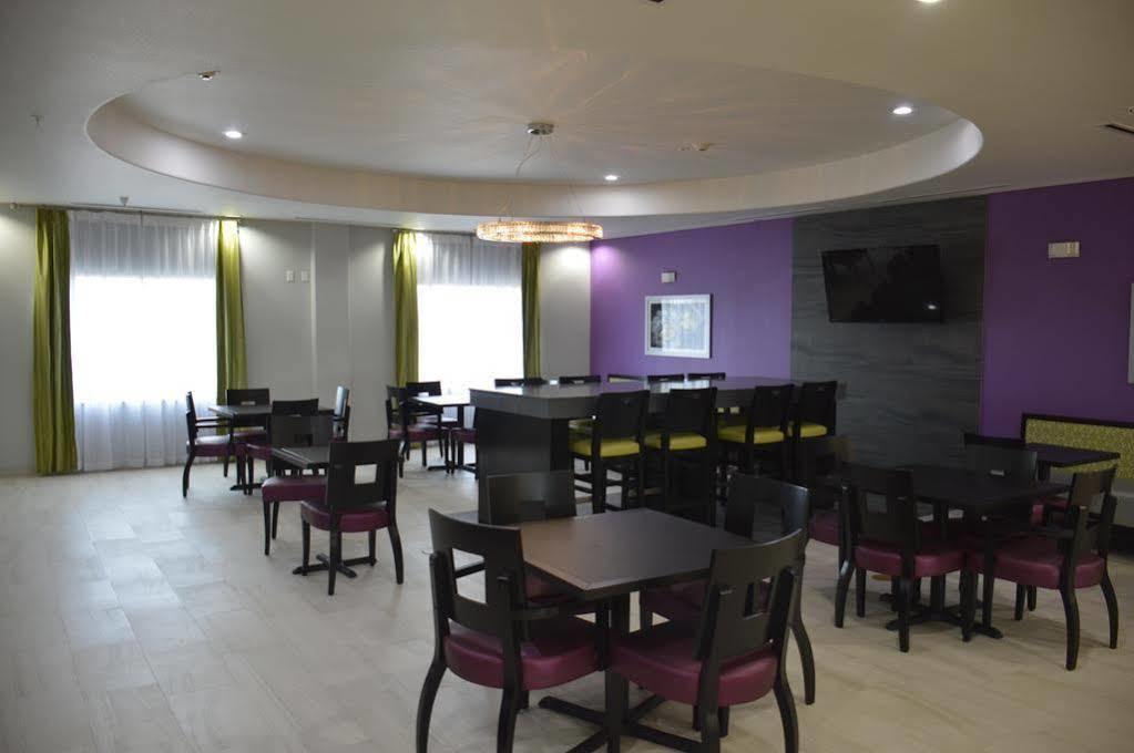 Best Western Plus Dilley Inn&Suites Extérieur photo